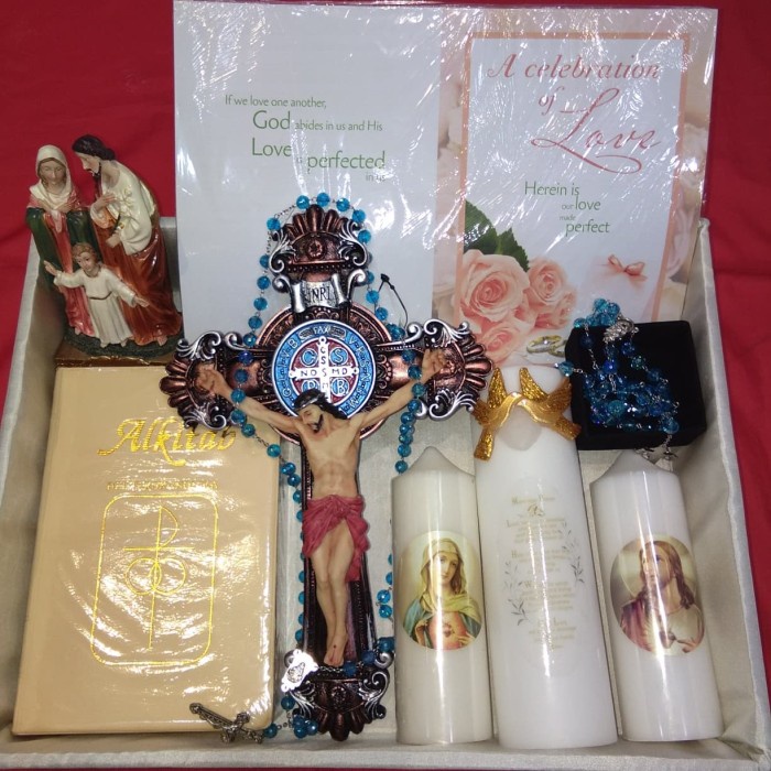 

Ready Paket Wedding Katolik / Alkitab Wedding /Seserahan Wedding / Salib Wed