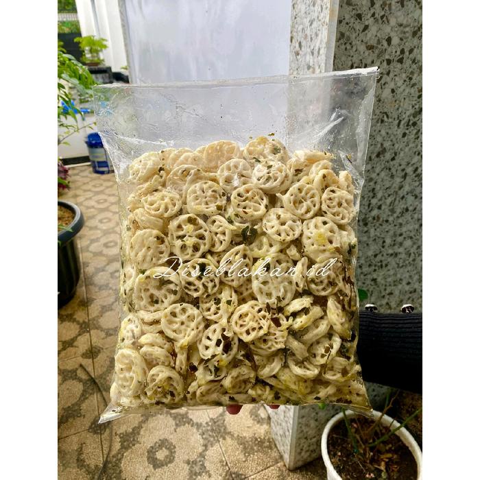 

Kerupuk pedo kerupuk mawar kerupuk rafael original daun jeruk kemasan 1kg