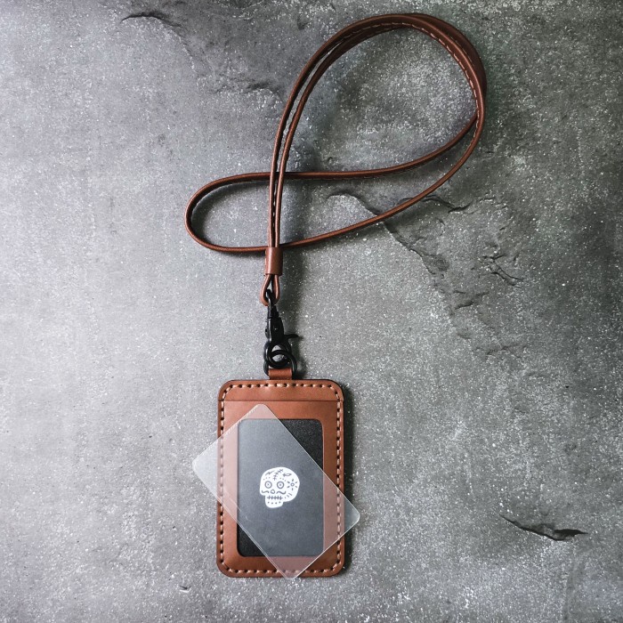 

DISKON BDS CAMBRIDGE - HANDCRAFTED LEATHER LANYARD ID CARD HOLDER, TRIPLE SLOT READYY