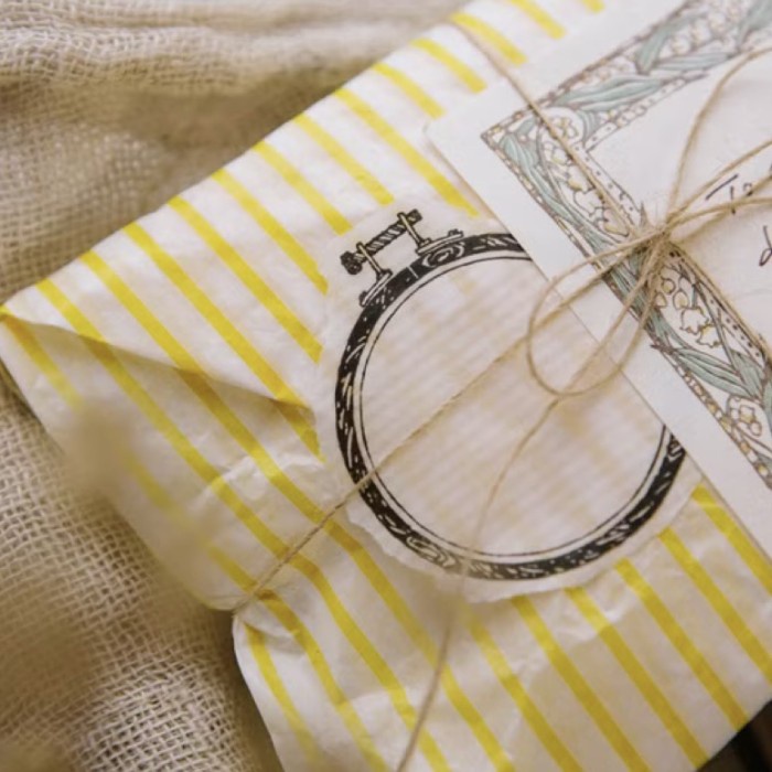 

OURS Embroidery Hoop Rubber Stamp
