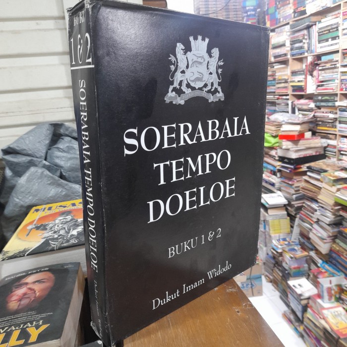 

TERLARIS! buku soerabaia tempo doeloe 1 dan 2 set