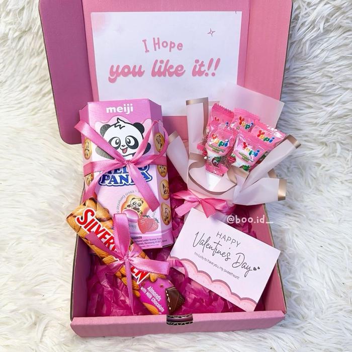 SALE  (KADO VALENTINE)HAMPERS VALENTINE COKLAT BERUANG SILVERQUEEN/KADO VALENTINE/KADO