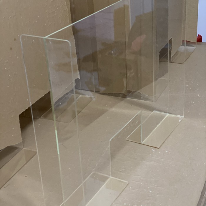 

BARANG TERLARIS akrilik pembatas meja 5mm berbagai ukuran