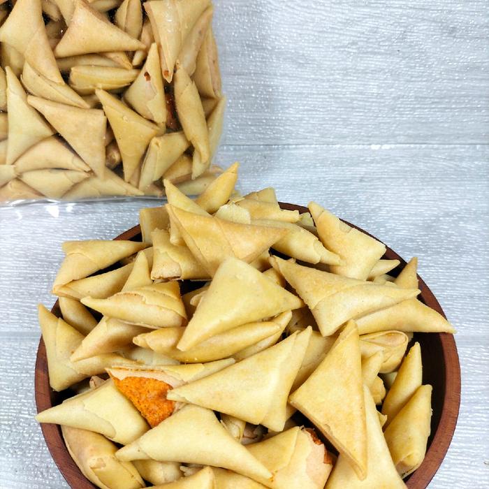 

Samosa Abon Ayam Spesial 250gram Cemilan isi Abon Ayam Camilan Snack grosir
