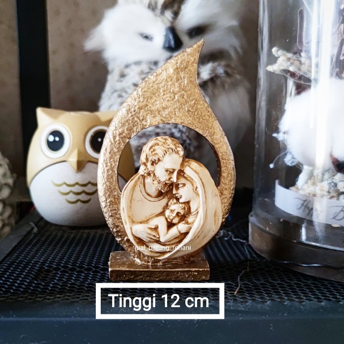 (JTTOP) PATUNG KELUARGA KUDUS DAUN 12 CM GOLD (2)