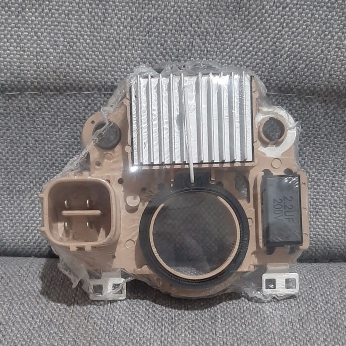 IC regulator ic alternator aisy aisi altenator ic dinamo ampere suzuki grand vitara 2.0 / 2.4
