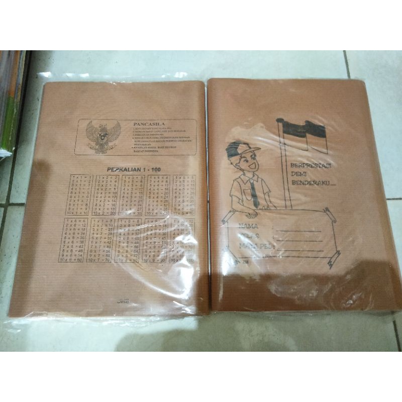 

(1 pack) Sampul kopy perkalian buku tulis isi 70 pcs