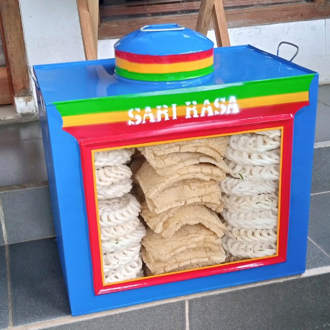 

KERUPUK PUTIH/KULIT/COKLAT KALENG/WARUNG/WARTEG ISI 75 BERIKUT KALENG