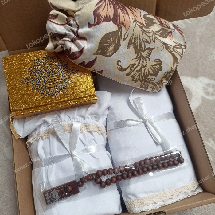 

Kado Hadiah Gift Mukena sajadah Al Qur'an Hampers Nikah Ulang Tahun
