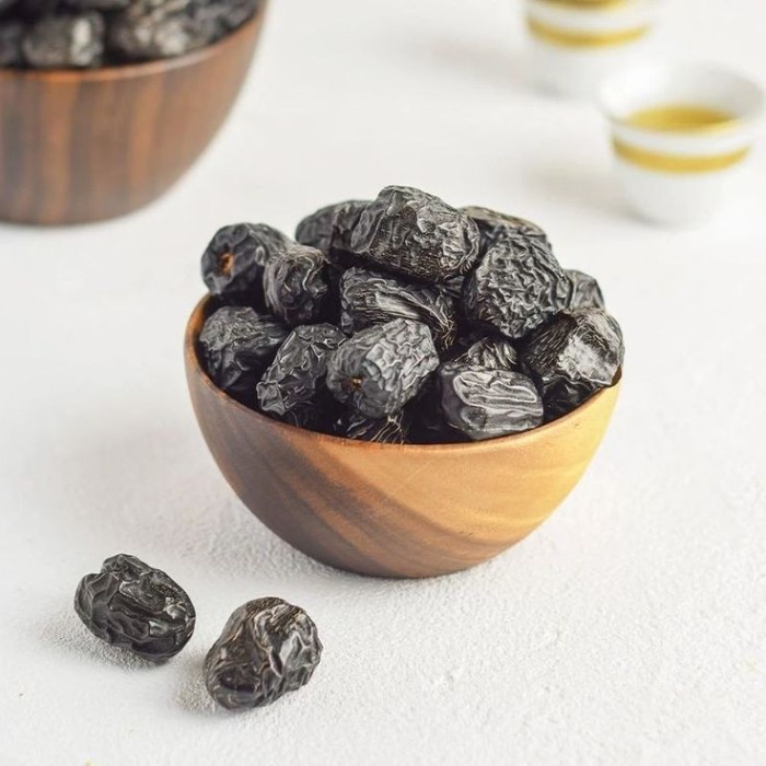 

Kurma Ajwa Madinah aslii tanpa pemanis buatan