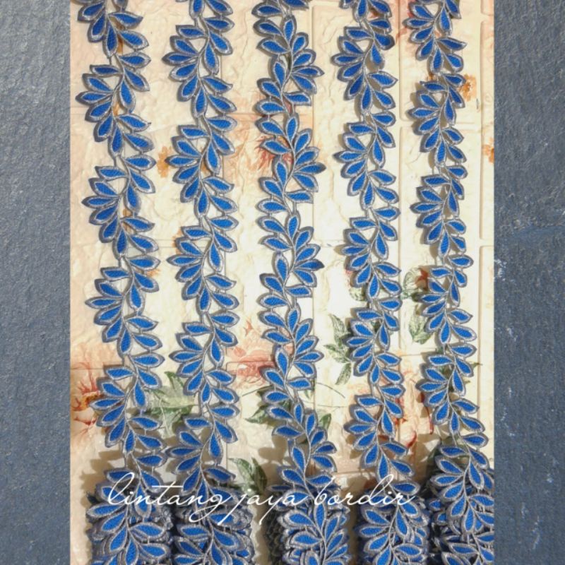 renda bordir aplikasi daun akar
