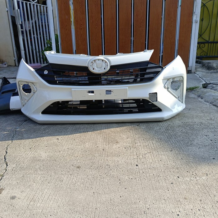 Bemper Bumper Depan Sigra 2021~2025 Kumplit Grille