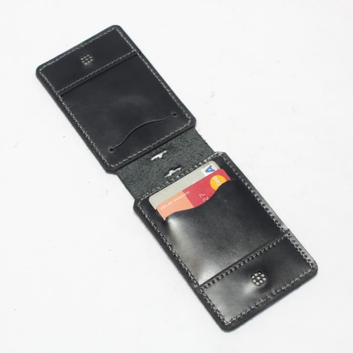 

Id Card Holder Model Lipat Kulit Asli - Name Tag Magnet Tali