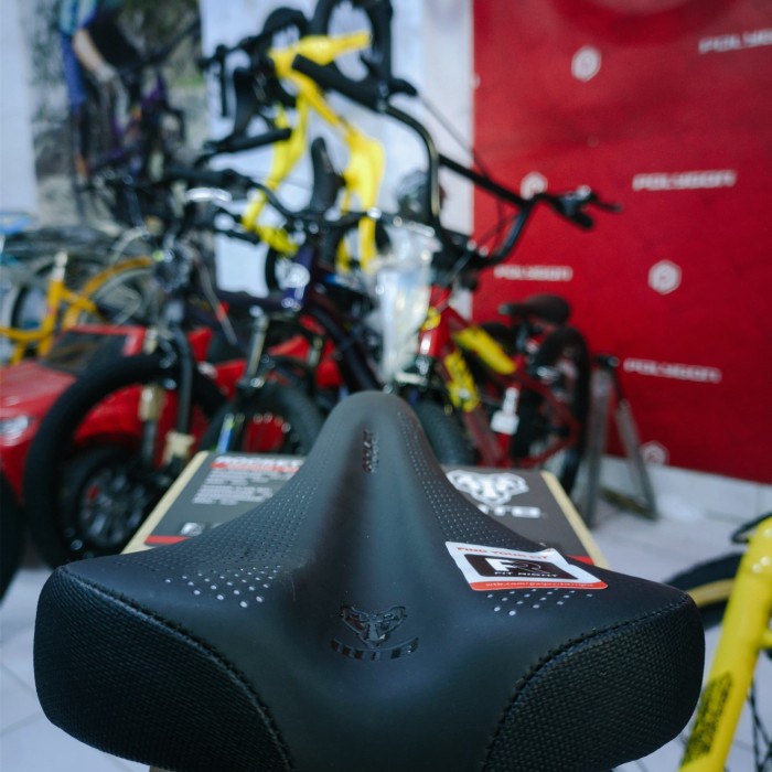 SADEL / SADDLE WTB ROCKET SEPEDA GRAVEL XC TRAIL ENDURO LIPAT MTB TERLARIS