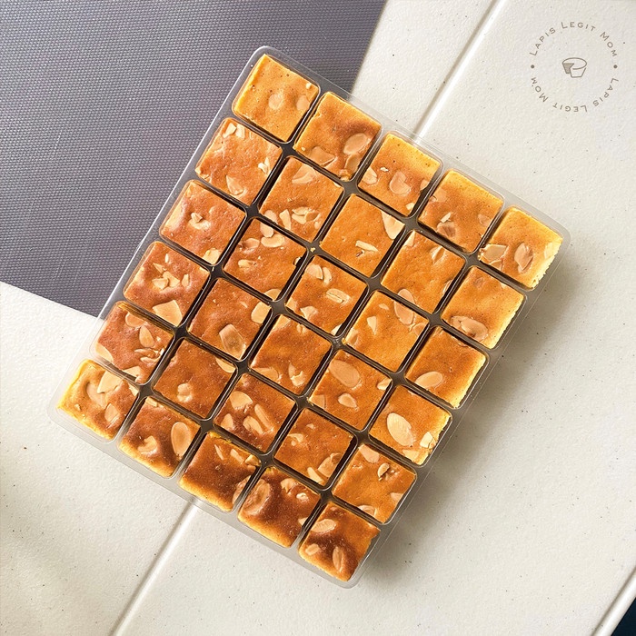 

Lapis Legit Bites Kenari (30 bites) - Lapis Legit Mom