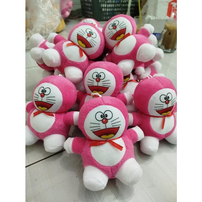 boneka gantungan doraemon warna warni 15cm Dolls Toys