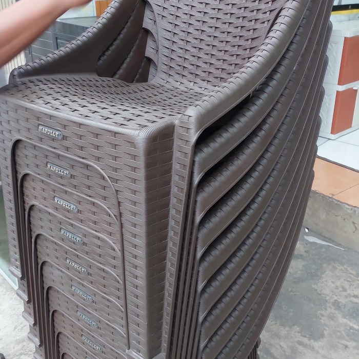 Terbaru Kursi Plastik Napolly Sandaran Tangan Anyam