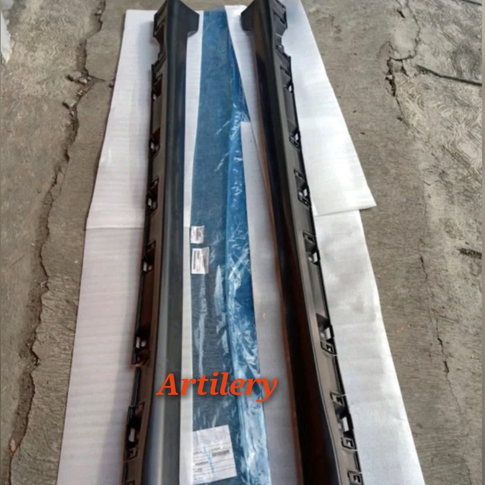 "TOP" SIDE SKIRT INNOVA TIPE V ORIGINAL