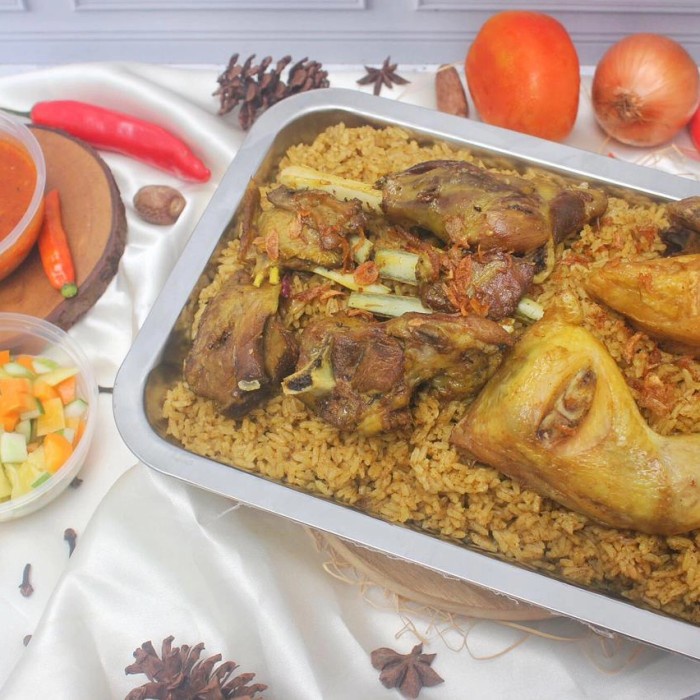 PREMIUM Nampan Kebuli mix untuk 4 orang