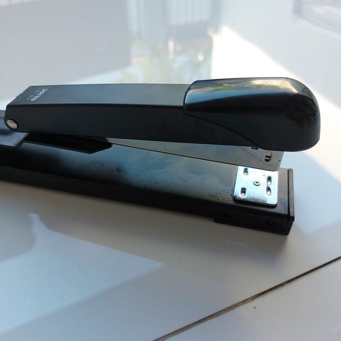 

Diskon Stapler Jilid Panjang Joyko Hd-35La 1 Buah Cod
