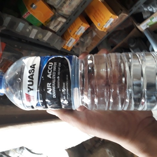 Air accu air aki yuasa non zuur botol biru