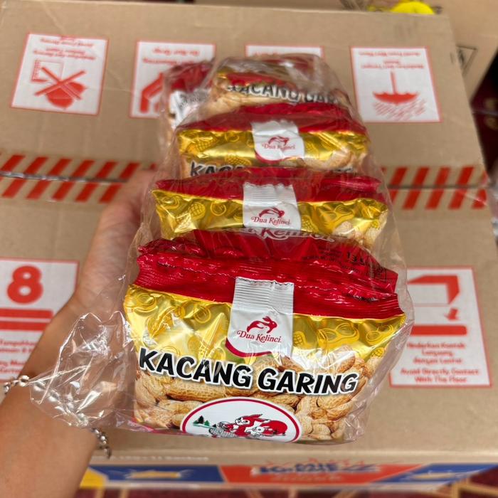 

STOK TERBATAS Agen distributor makanan ringan snack cemilan anak ultah kacang garing dua kelinci