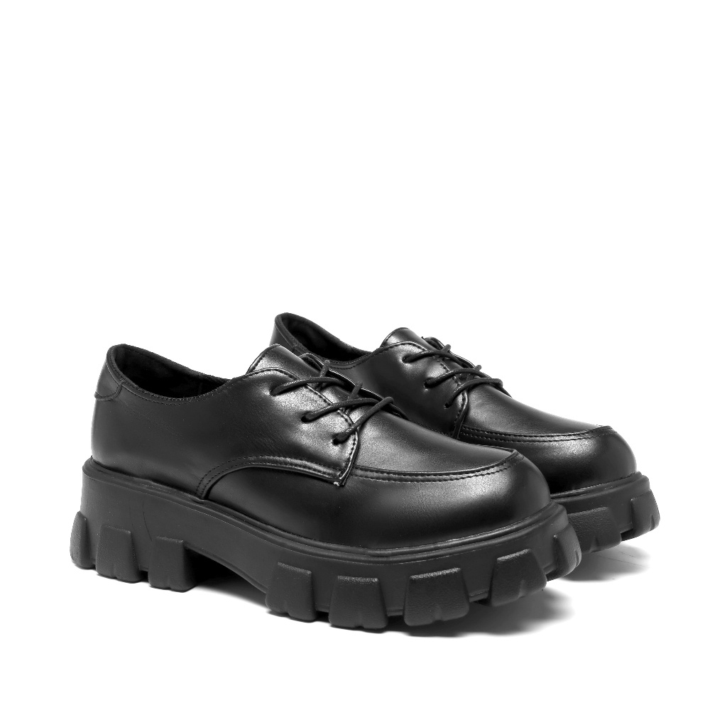 PVN Heejin Sepatu Sekolah Hitam Sneakers Wanita Sport Shoes Black 332