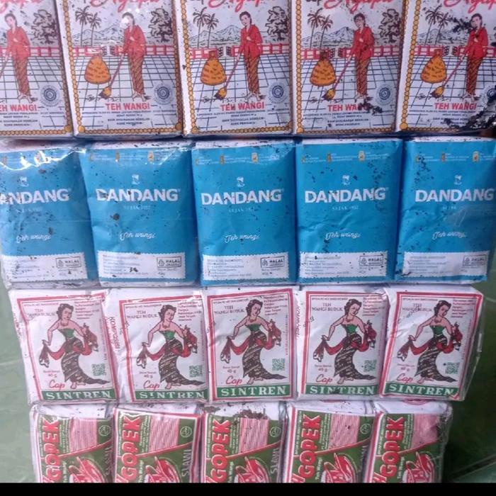 

PAKET 4 SLOP TEH TUBRUK KHAS ANGKRINGAN SOLO ( DANDANG BIRU, SINTREN, NYAPU, GOPEK ) Minuman