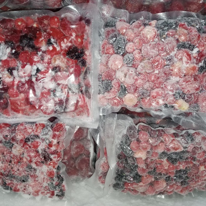 

1KG MIXBERRY 3 RASA (STROBERY,RASPBERRY,BLACKBERRY)