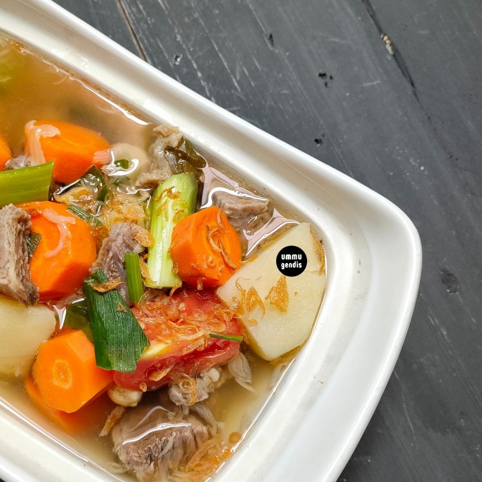 

Lezat- Sop Daging Sapi (porsi 3 -4 orang)