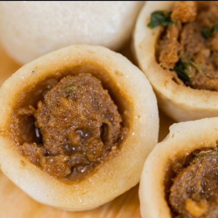 

Baso Bakso Ikan isi babi (25 pcs) non halal + kuah + sambal + daun bwg