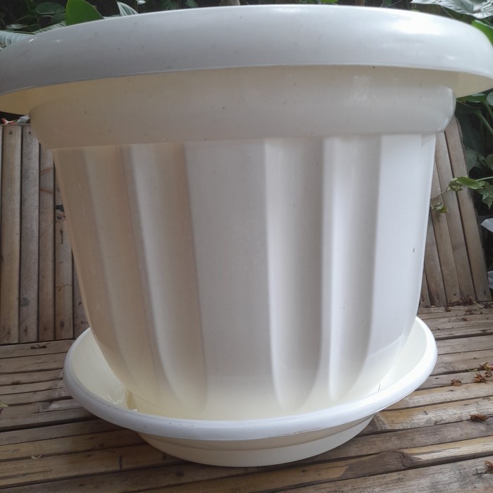 siapkirim- tatakan untuk pot 50 cm putih