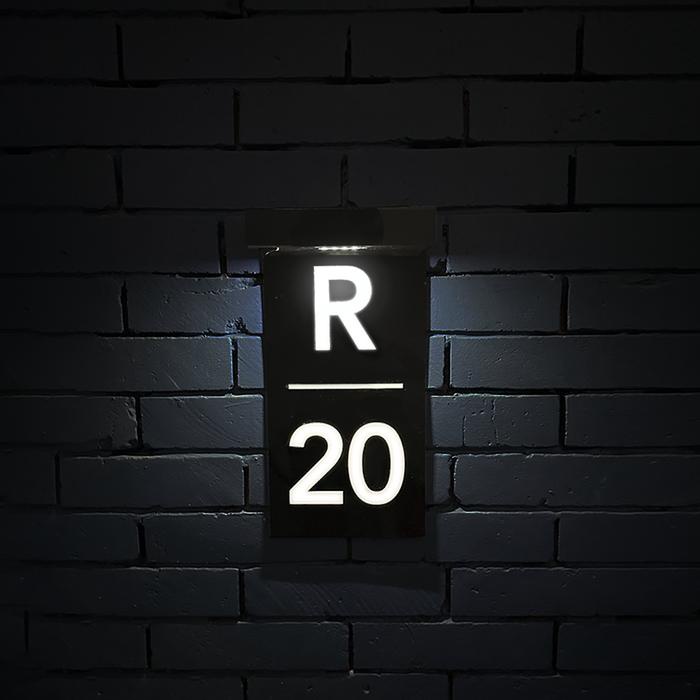 Otello Nomor Rumah Acrylic Led Solar Cell Tahan Air Tanpa Baterai Tanpa Kabel Papan Rumah Akrilik