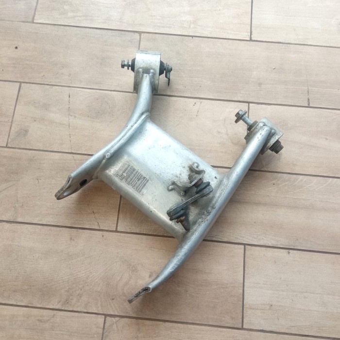 Bushing Arm H Belakang Kiri Bmw E39 Thn 96-04 (Laik Pakai)