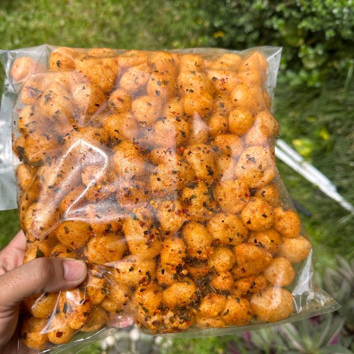 

Kuliner.Kita Cimol Kering 1 Kilogram Pedas Daun Jeruk Makaroni Cikruh309 Cemilan Keripik