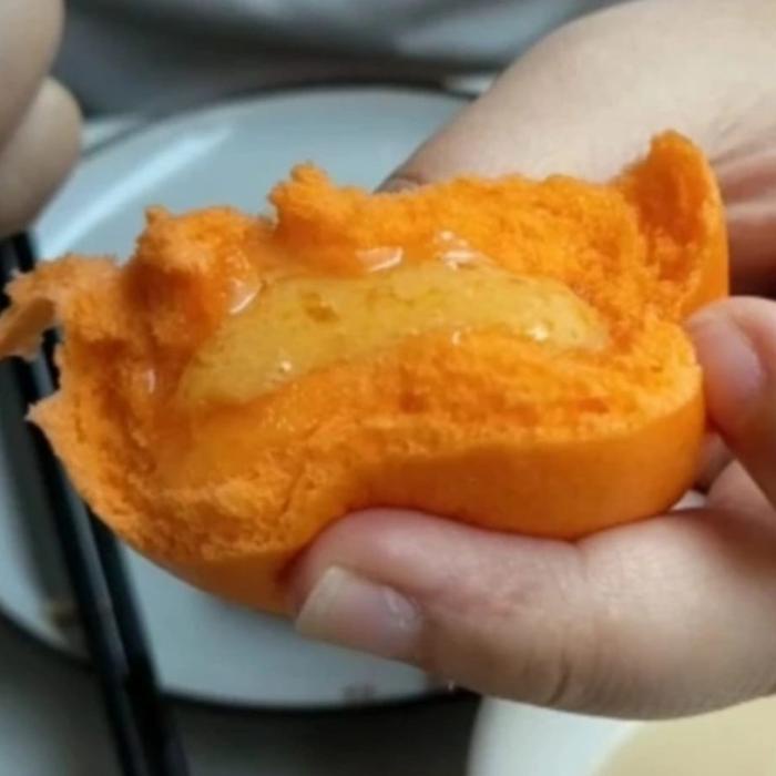 

Kuliner.Kita Bakpao Telur Asin Lumer Premium Salted Egg Pao Telur Asin 10 Pcs