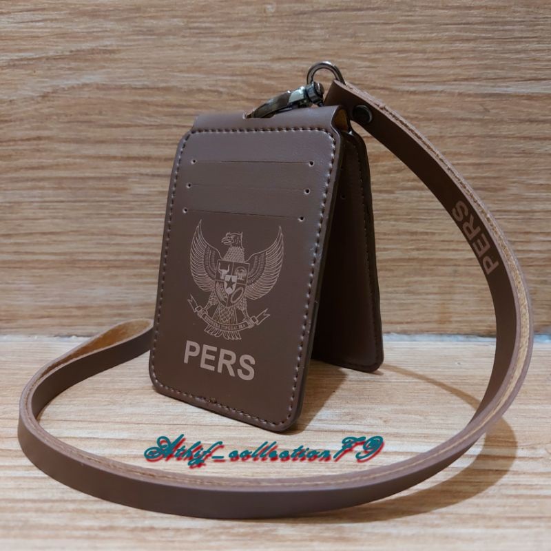 

Tempat Id Kulit PERS Lipat Holder ID PERS Kulit Lipat