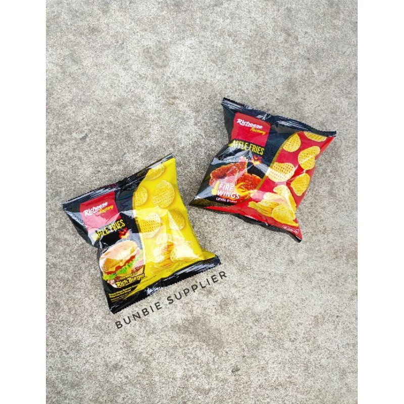

Chiki Kentang Waffle Fries Richeese Factory ISI 5pcs (RENCENG) Rasa Burger Keju Rich Burger / Ayam