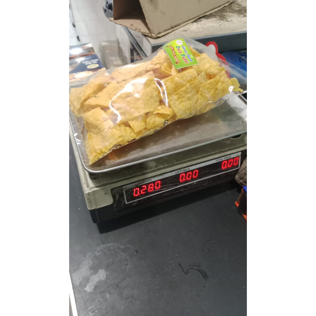 

Sajiandapur Keripik Bawang / Kripik Pangsit Renyah Berat 250Gram