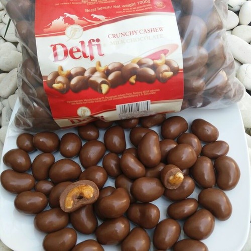 

Sajiandapur Coklat Delfi Almond 500Gram Choco Dragees Delfi