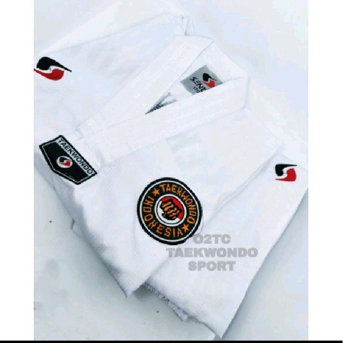 DOBOK SERAGAM TAEKWONDO SENDY CHAMPION KERAH PUTIH DAN KERAH MERAH HITAM/POOM