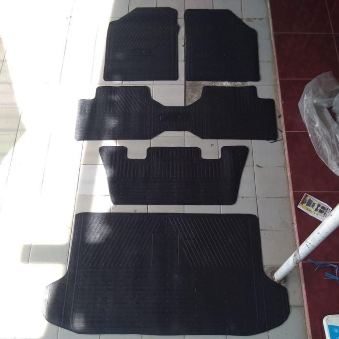 Karpet karet mobil full set Calya - Sigra