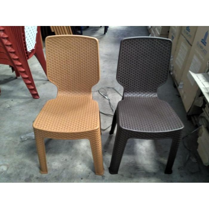 KURSI PLASTIK KURSI MAKAN ANYAM ROTAN KURSI SENDER TERAS