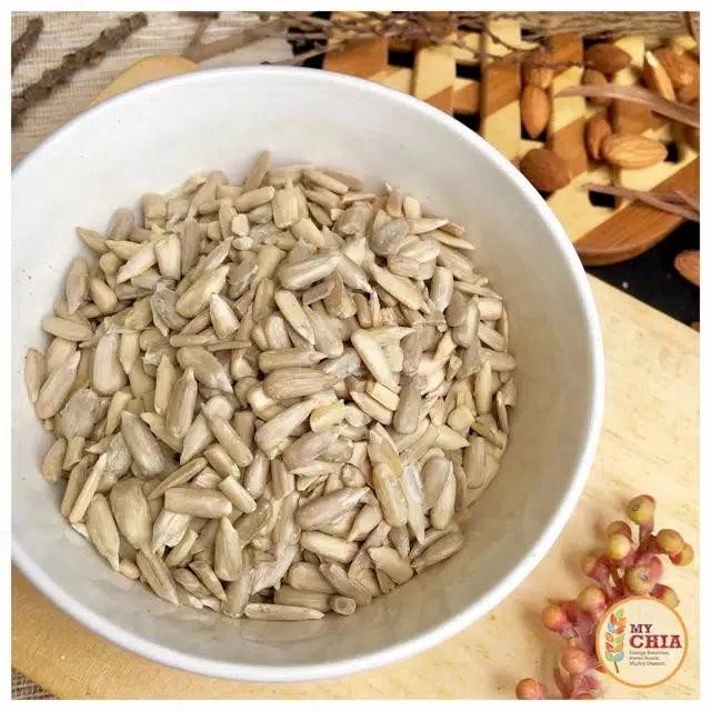 

PastikanDikirimLgsg- w2fit Sunflower Seed Mentah 1 Kg / Biji Matahari Kupas Mentah