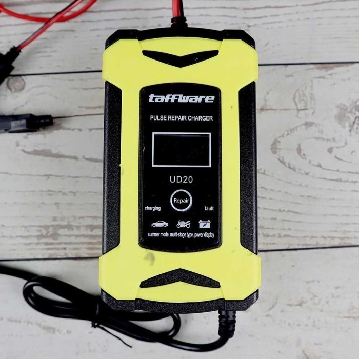 PALING MURAH. CAS AKI MOBIL CHARGE ACCU MOTOR INTELLIGENT CHARGER BATTERY 12V6A