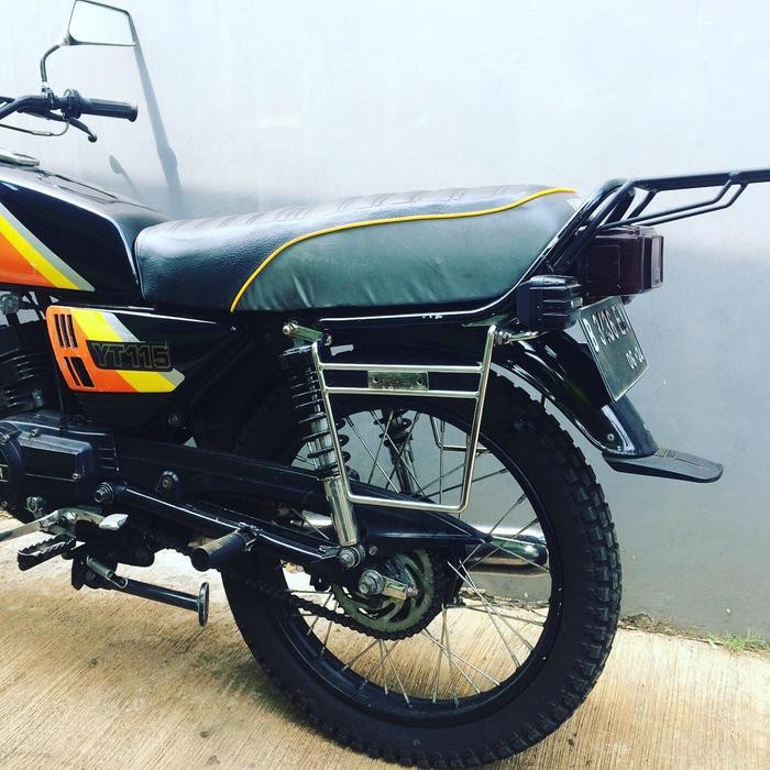 Rak belakang motor yamaha yt115 warna hitam behel begel back rack rx