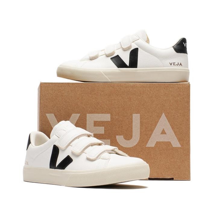VEJA RECIFE LOGO CHROMEFREE WHITE BLACK