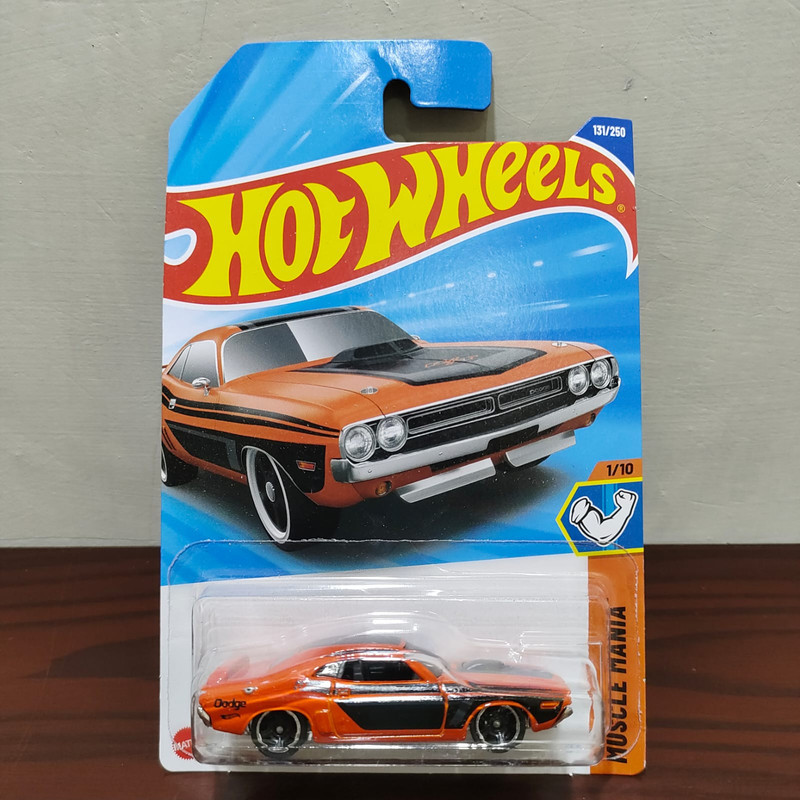 Hot wheels dodge challenger