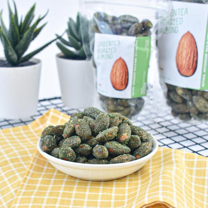 

Simply Greentea Roasted Almond ( Kacang Almond Panggang Rasa Teh Hijau ) 1Kg Cemilan