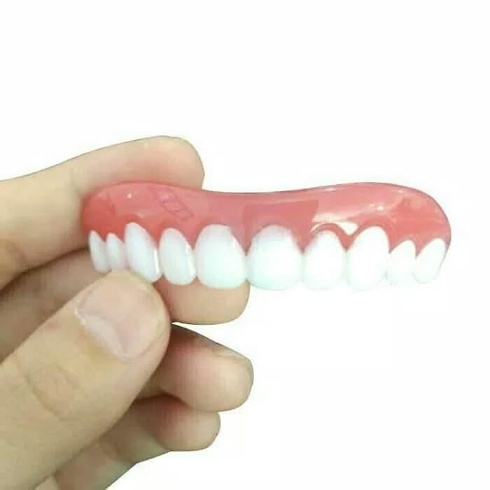 Gigi Palsu Instant Untuk Menutupi Gigi Yang Rusak